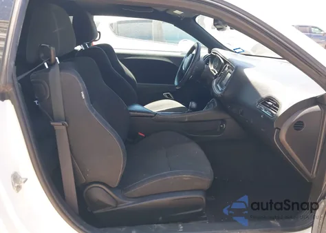 2015 Dodge Challenger R/T Shaker из США, поврежденный, VIN 2C3CDZAT4FH816717